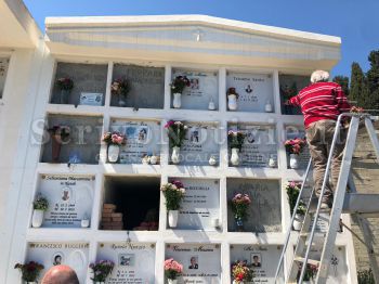 Milazzo - Cimitero chiuso da un mese: ai fiori pensa il Comune