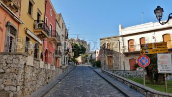 Milazzo - Milazzo (ME) - Controlli della polizia locale per rispetto pass e disco orario al porto e Borgo