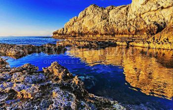 Milazzo - Milazzo (ME) - Interdizione del passaggio alle “piscine di Venere”, protesta del Sindaco